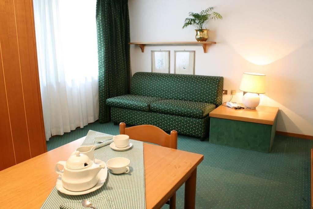 Residence Hotel Sport Campiglio Мадонна-ди-Кампильо Экстерьер фото